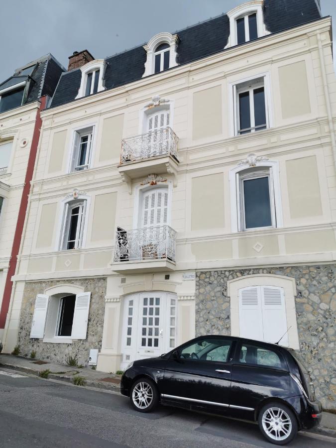 Ferienwohnung Les Pieds Dans L'Eau Trouville-sur-Mer Exterior foto