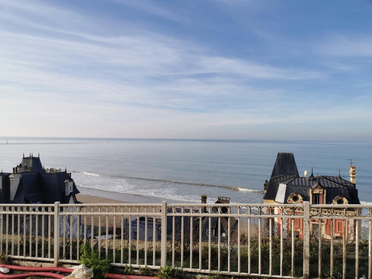 Ferienwohnung Les Pieds Dans L'Eau Trouville-sur-Mer Exterior foto